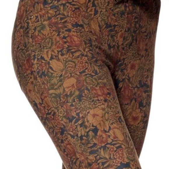 Suede-like Botanic Leggings. price is firm. - Picture 4 of 8